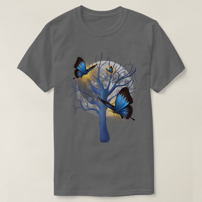 Schöne Tree verzauberte Schmetterlinge T-Shirt (Design vorne)
