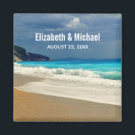 Schöne türkisfarbene tropische Fotografie Magnet<br><div class="desc">Ein Save the Date-Event-Magnet mit einem wunderschönen Foto mit türkisblauem Meer und einem Sandstrand mit Wellen von schäumender Brandung.</div>