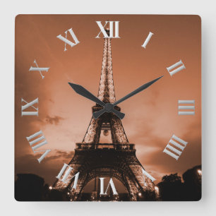Schöne und elegante Eiffel-Turm im Zwielicht Quadratische Wanduhr