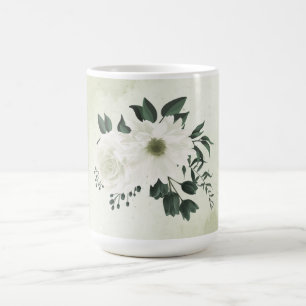 Schöne weiße Blumen grüne Blätter Kaffeetasse