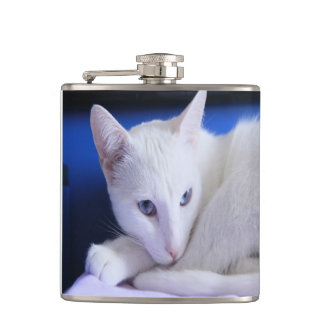 Schöne weiße Katze/Foto des Haustiers hinzufügen Flachmann