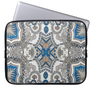 Schöne, weiße und blaue Arabeske, islamische Patro Laptopschutzhülle