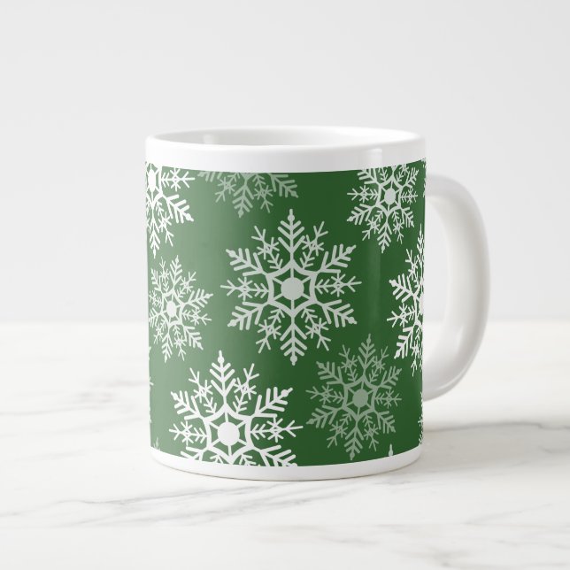 Schöne, weiße und grüne Winterschneestars Jumbo-Tasse (Vorderseite Rechts)
