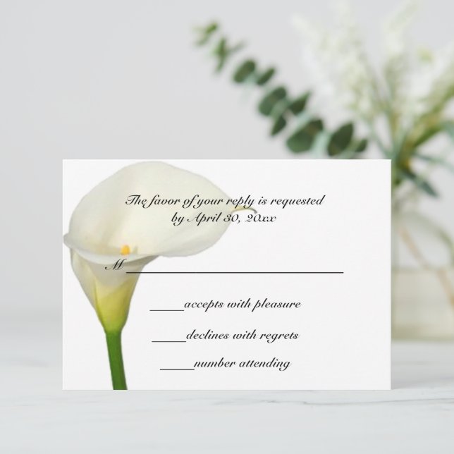 Schöne White Calla Lily Wedding RSVP Karte (Stehend Vorderseite)
