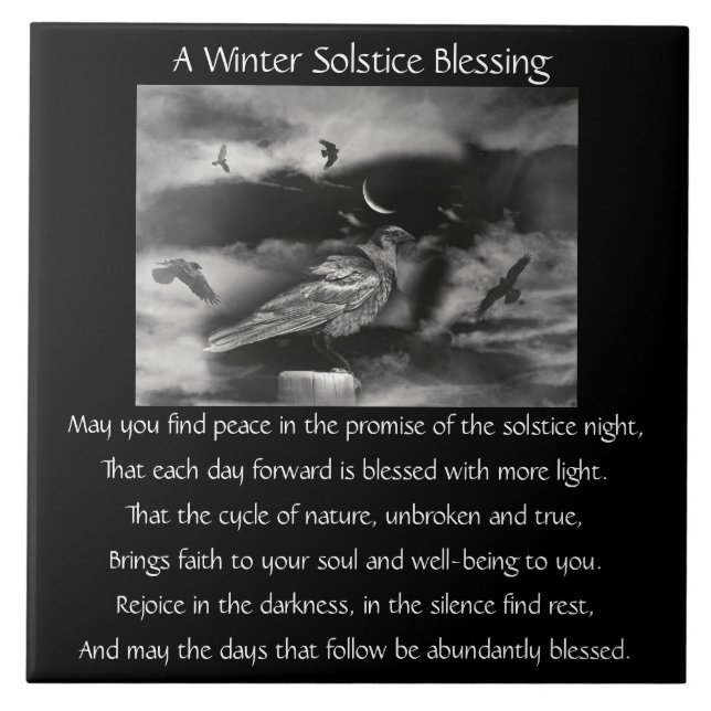 Schöne Winter-Sonnenwende-Raben und zunehmender Mo Fliese (Vorderseite)