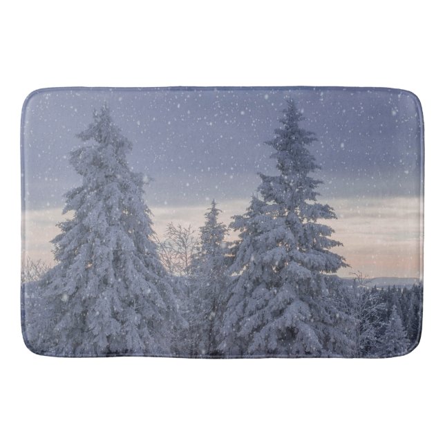Schöne Winterlandschaft als Schnee Badematte (Vorderseite)