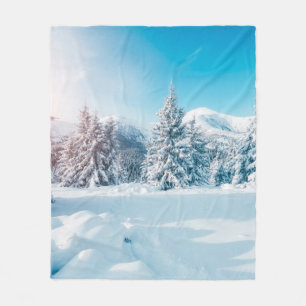 Schöne Winterlandschaft, atemberaubende Berge Fleecedecke