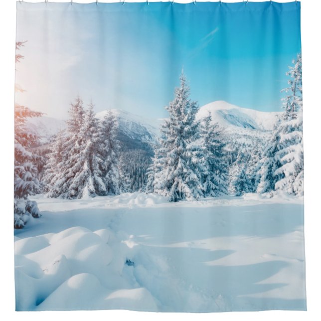 Schöne Winterlandschaft, phantastische Berge Duschvorhang (Vorderseite)