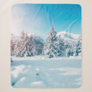 Schöne Winterlandschaft, phantastische Berge Sherpadecke