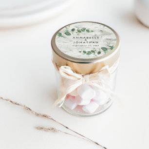 Schöne zarte Eukalyptus-Hochzeit aus weißem Holz Runder Aufkleber