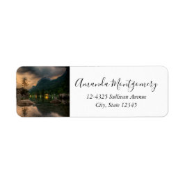 Schöner Bergsee im Abend Foto