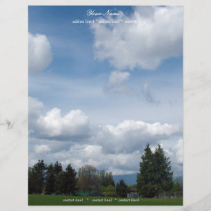 schöner blauer Himmel und weiße Wolken Briefkopf
