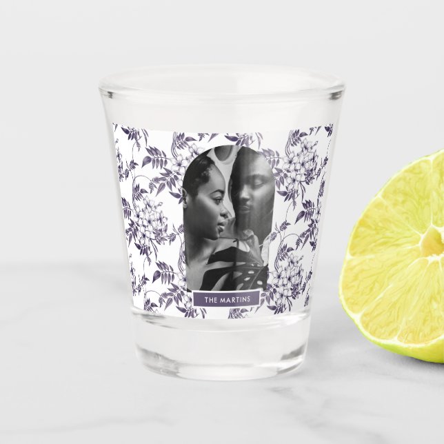 Schöner Botanischer Hochzeitsplatz Foto mit Namen Schnapsglas (Vorderseite)