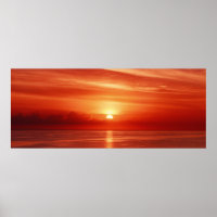 Schöner farbenfroher Sonnenaufgang am Meer mit Dra