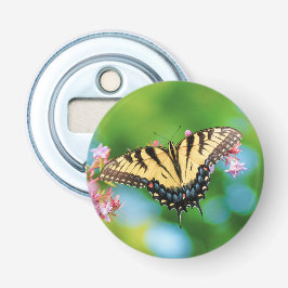 Schöner Frack-Schmetterling auf hübschen Blume Flaschenöffner