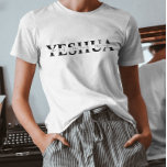 Schöner Jesus Name inspirierendes Zitat T-Shirt<br><div class="desc">Christlicher T - Shirt mit dem ARAMAISCHEN NAME JESUS: YESHUA. Die Verse sind in gemischter Kalligraphie & minimalistischer Typografie. Dieses trendige,  moderne Design ist das perfekte Geschenk- und Modestatement. #christlich #religion #scription #religion #bible #jesus</div>