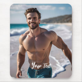 Schöner Mann am Strand Mousepad