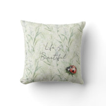 Schöner Marienkäfer im Garten