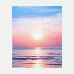 Schöner morgendlicher Sonnenaufgang, blaues Meer,  Fleecedecke