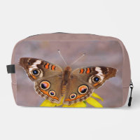 Schöner Schmetterling auf der Gelben Blume