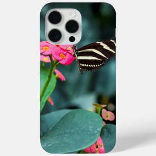Schöner Schmetterling auf einer rosa Blume Case-Mate iPhone Hülle
