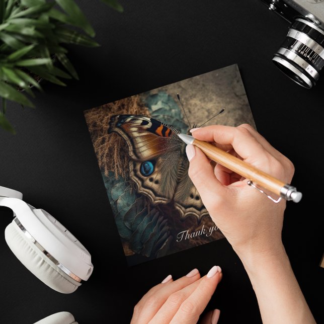 Schöner Schmetterling, der seine Flügel ausbreitet (Von Creator hochgeladen)