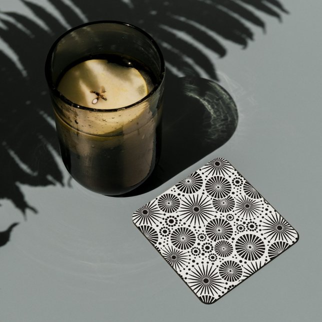 Schöner schwarz-weißer Cork-Untersetzer Untersetzer (Von Creator hochgeladen)