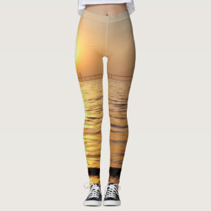 Schöner Sonnenuntergang am Meer Leggings