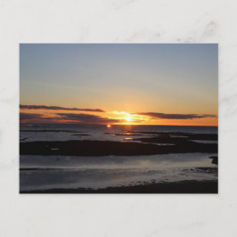 Schöner Sonnenuntergang in Island Postkarte