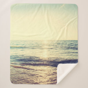 Schöner Sonnenuntergang mit Meer und Strand - Vint Sherpadecke