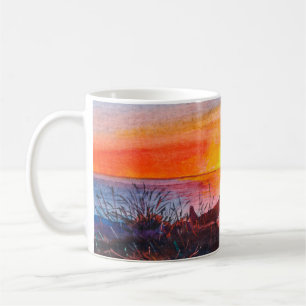 Schöner Sonnenuntergang über dem Ozean. Porträt ei Kaffeetasse