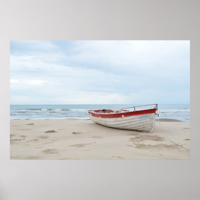 Schöner Strand Kleines Boot Blue Ocean Blue Sky Poster (Vorne)