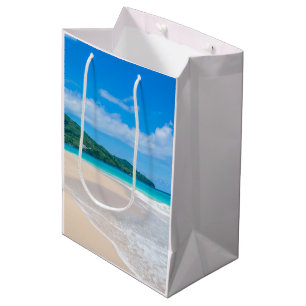 Schöner tropischer Strand Landschaftlich Mittlere Geschenktüte