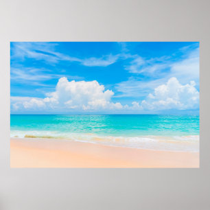 Schöner tropischer Strand mit blauem Himmel und we Poster