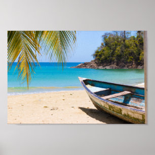 Schöner tropischer Strand mit Rowboat Poster