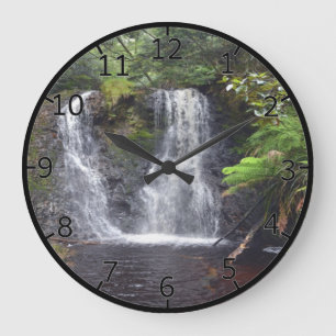 Schöner Wasserfall Große Wanduhr