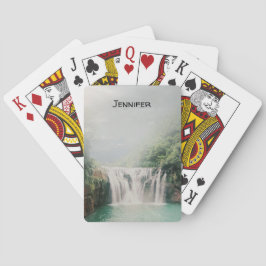 Schöner Wasserfall im Bergwald Spielkarten