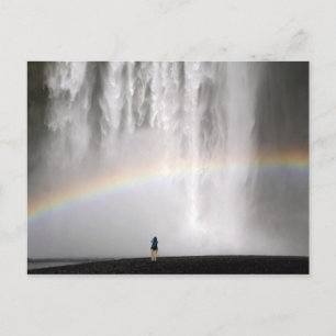 Schöner Wasserfall in Island mit Regenbogen Postkarte