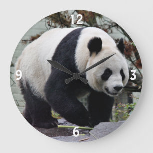 Schöner weiblicher großer Panda Große Wanduhr