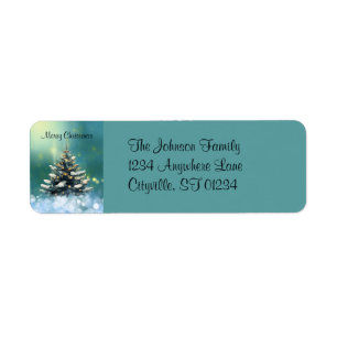 Schöner Weihnachtsbaum mit Schnee und goldenen Lic