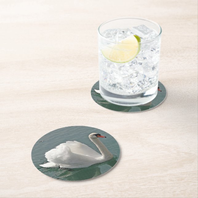 Schöner weißer Schwan Runder Pappuntersetzer (Vor Ort)