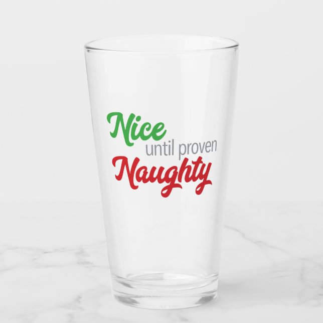 Schönes bis bewiesenes schmutziges Trinkglas Glas (Vorderseite)