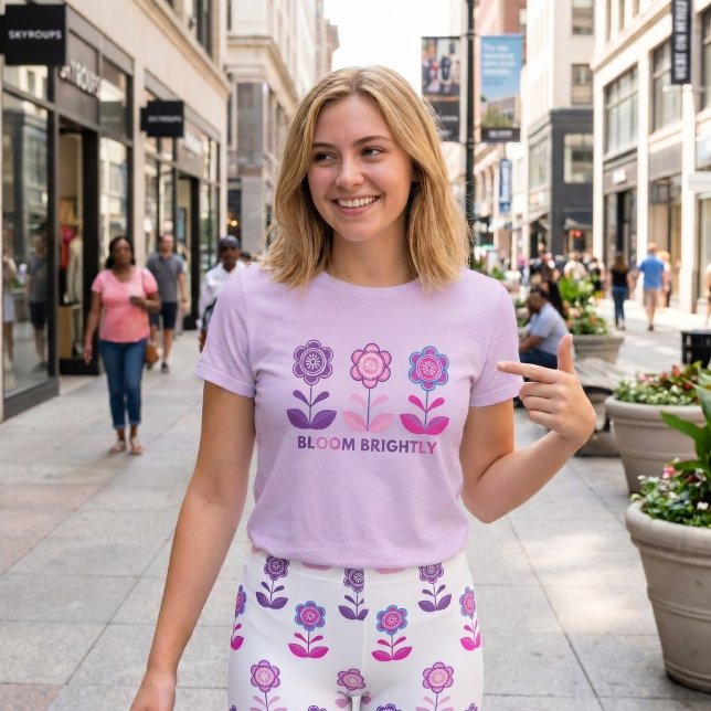 Schönes blühendes Design T-Shirt (Von Creator hochgeladen)