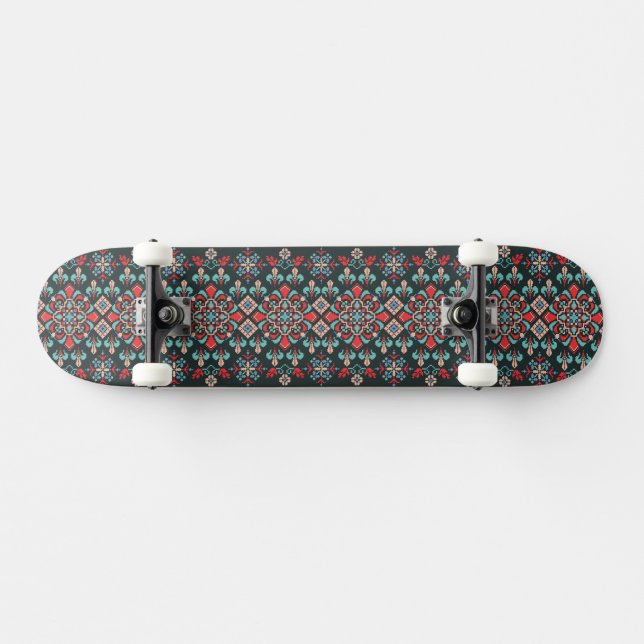 Schönes Blumenmuster Stitch Stickerei Stickerei Skateboard (Horizontal)