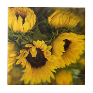 Schönes Bouquet mit goldenen Sonnenblumen Fliese
