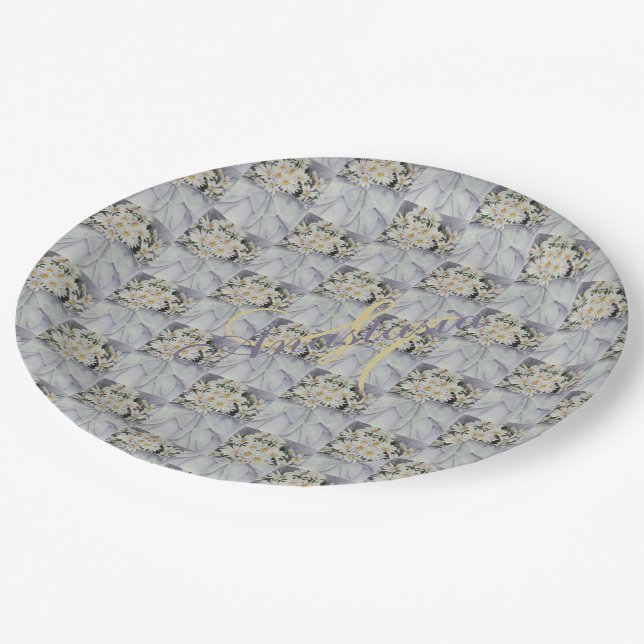 SCHÖNES BOUQUET VON DAISIES BRAUTPARTY MONOGRAM PAPPTELLER (Schrägansicht)