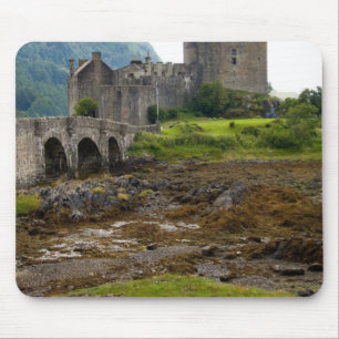 Schönes Eileen Donan Castle in Western Dornie 2 Mousepad