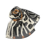 Schönes elegantes afrikanisches Modetuch Schal<br><div class="desc">Lassen Sie sich von Kultur und Stil verzaubern mit unserem schönen, eleganten, ethnisch-afrikanischen Schmucktuch Scarf. Dieser atemberaubende Schal ist aus hochwertigem Stoff gefertigt und weist komplizierte Muster auf, die von den traditionellen afrikanischen Schlammtuchdesigns inspiriert werden. Das vielseitige Design macht es für jeden Anlass perfekt, egal ob Sie sich für eine...</div>