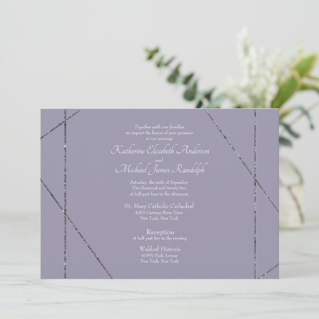 Schönes elegantes Lavender Foto Wedding Einladung (Stehend Vorderseite)