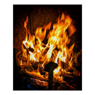 Schönes Feuer im antiken Kamin Poster